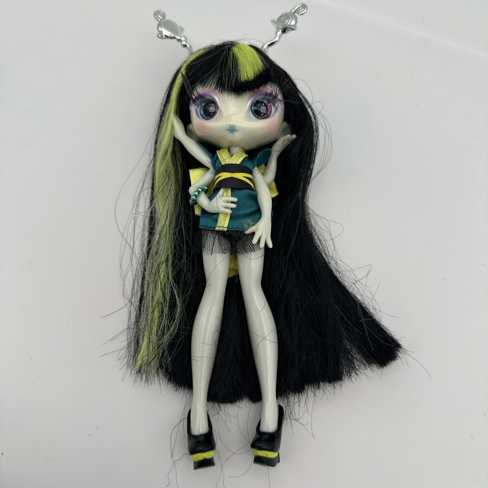 2012 MGA Novi Stars Malie Tasker Doll Toy VHTF EUC